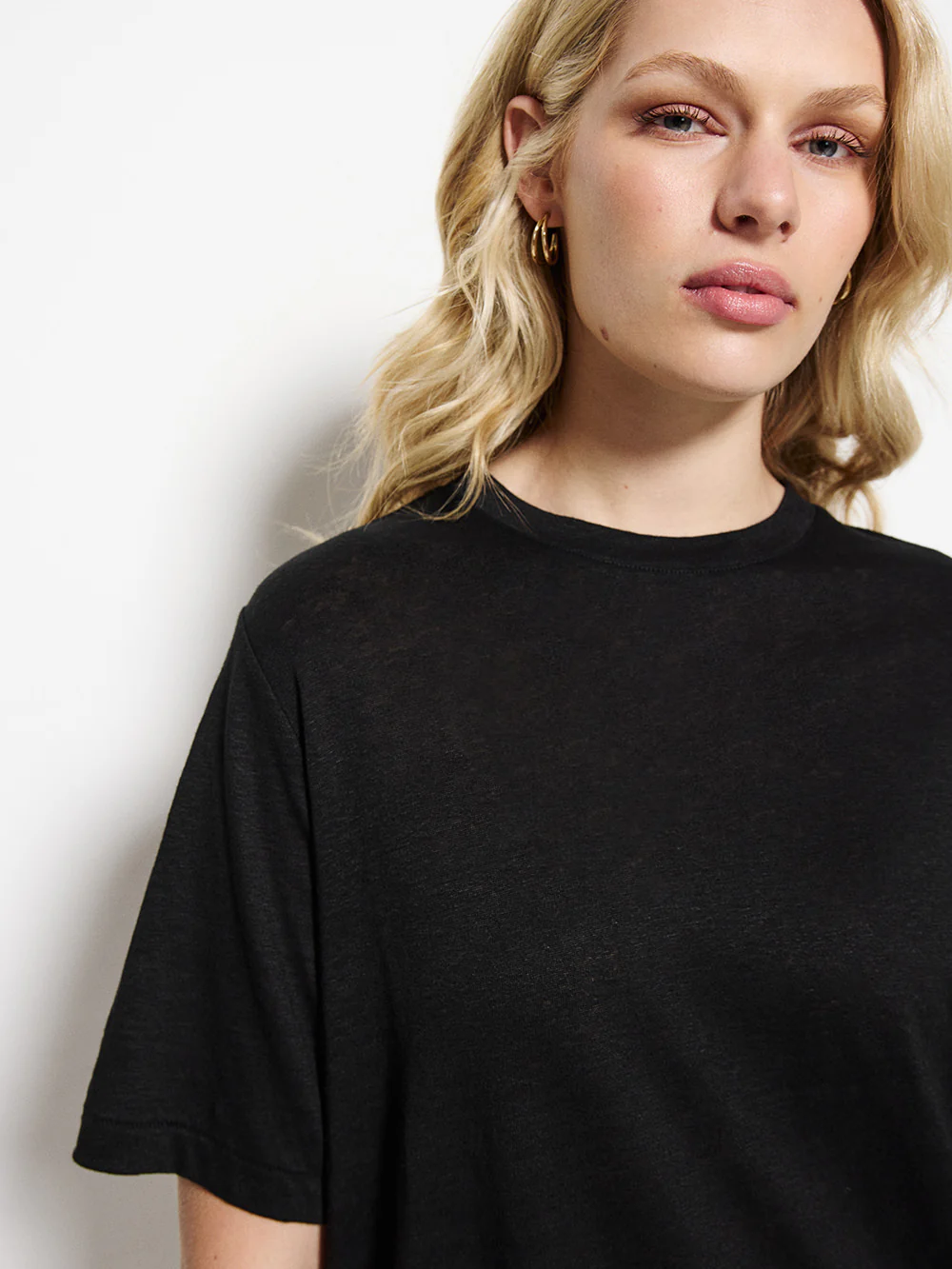 Short Sleeve Linen Tee - Image 3