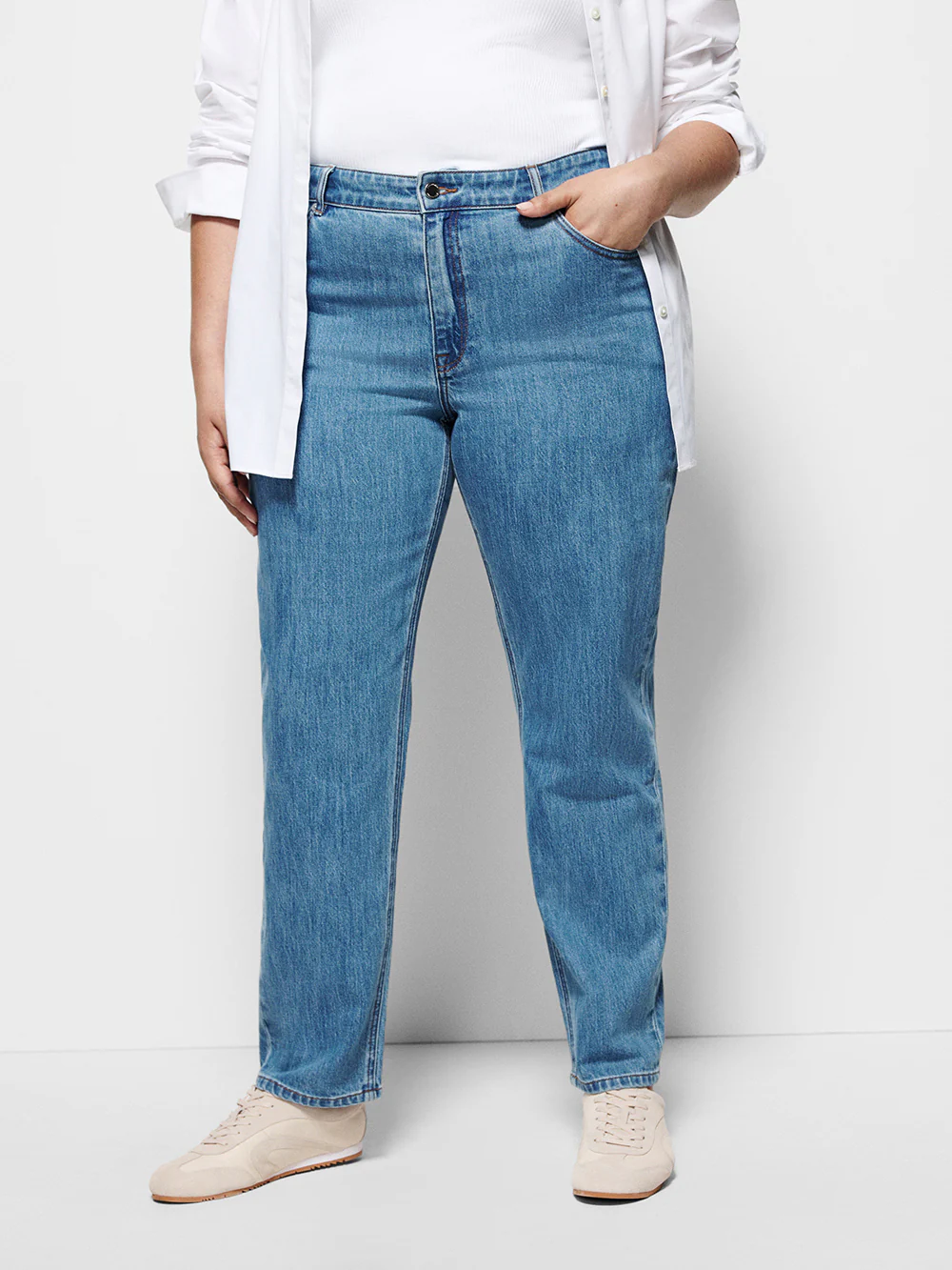 The High Rise Crop Girlfriend Jean - Image 7