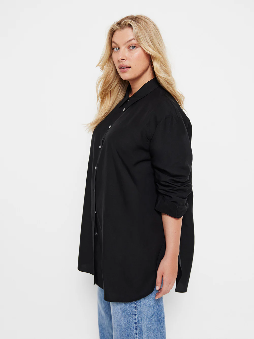 The Linen Blend Relaxed Shirt - Image 7